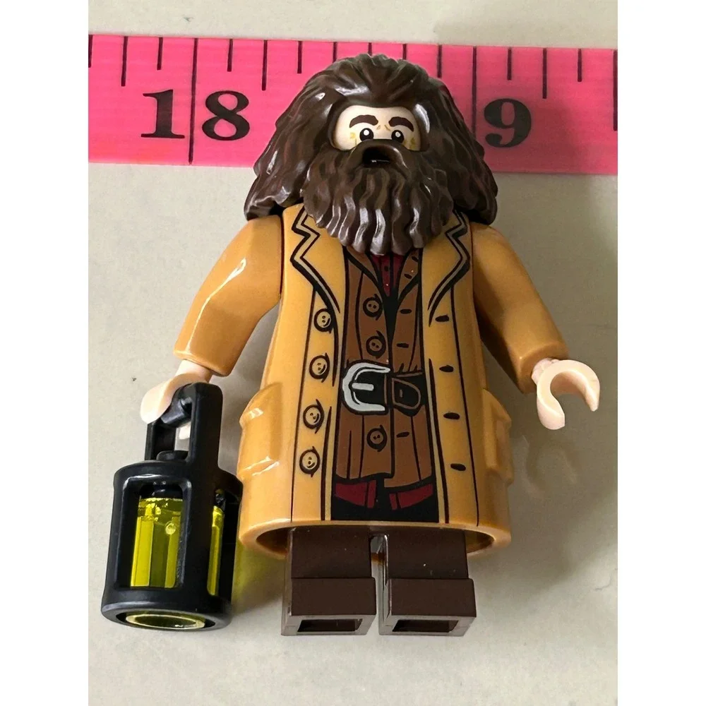 LEGO Harry Potter Hagrid's Hut 75947 Minifigures &‎ Instructions - Picture 3 of 12